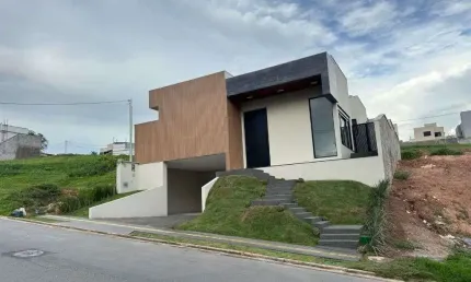 Casa de 225 m² com 03 quartos à venda por R$ 1.550.000 no Jardins Bolonha - Senador Canedo