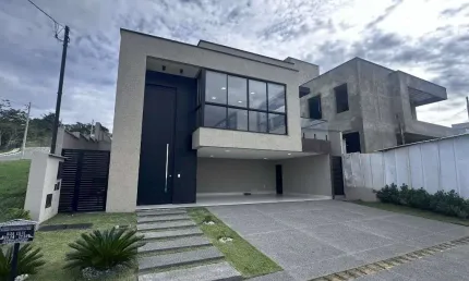 Casa de 204 m² com 03 suítes à venda por r$ 1.670.000 no jardins nápoles - senador canedo