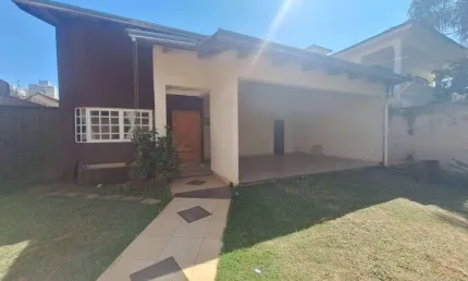 Casa de 191 m² com 03 quartos para alugar por r$ 5.000/mensais no jardim américa - goiânia