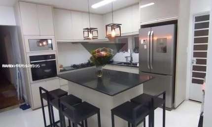 Casa para Venda em Mogi das Cruzes, Centro, 3 dormitórios, 2 banheiros, 2 vagas