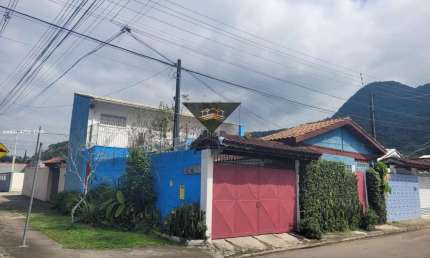 Casa para Venda em Caraguatatuba, CASA BRANCA, 3 dormitórios, 1 suíte, 1 banheiro, 2 vagas