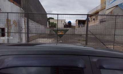 Terreno à venda na Rua Sete de Setembro, Jardim Santa Helena, Suzano