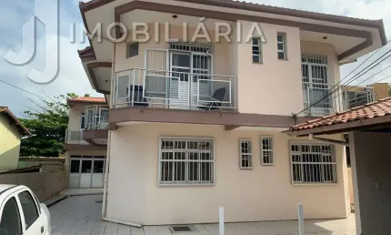 Casa residencial com 7 quartos  à venda, 280.00 m2 por r$955000.00  - praia do santinho - florianopolis/sc