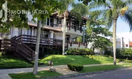 Casa Residencial com 5 quartos  à venda, 550.00 m2 por R$7470000.00  - Jurere Internacional - Florianopolis/SC