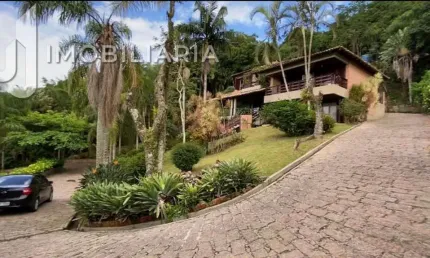 Casa Residencial com 8 quartos  à venda, 523.30 m2 por R$7200000.00  - Ponta Das  Canas - Florianopolis/SC