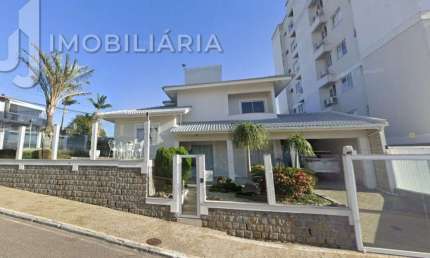 Casa Residencial com 3 quartos  à venda, 240.89 m2 por R$2698000.00  - Barreiros - Sao Jose/SC