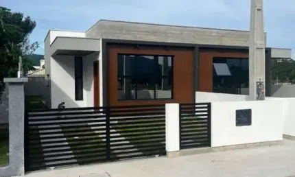 Casa residencial com 3 quartos  à venda, 115.00 m2 por r$795000.00  - sao joao do rio vermelho - florianopolis/sc