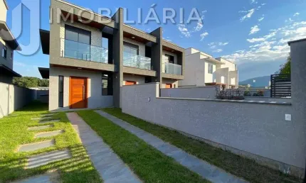 Casa Residencial com 3 quartos  à venda, 124.00 m2 por R$799000.00  - Sao Joao Do Rio Vermelho - Florianopolis/SC