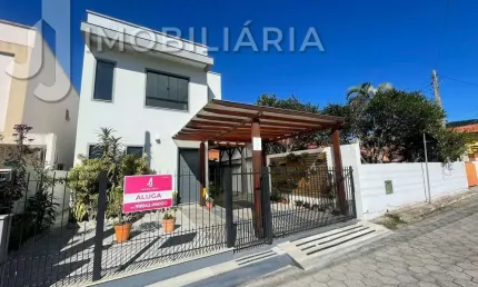 Casa Residencial com 3 quartos  para alugar, 104.00 m2 por R$4400.00  - Ingleses Do Rio Vermelho - Florianopolis/SC