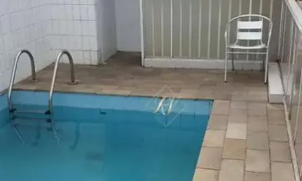 Maravilhosa Cobertura com 4 dormitórios em excelente localização em Santos!!