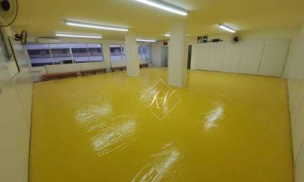 MARAVILHOSA SALA COMERCIAL AMPLA, NO CORAÇÃO DO BAIRRO GONZAGA EM SANTOS!!!