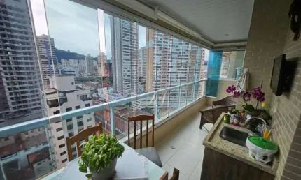 APARTAMENTO COM SACADA, 2 DORMITÓRIOS, LAZER COMPLETO NA CIDADE DE SAANTOS!!!