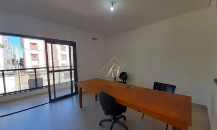 SOBREPOSTA ALTA, COM SACADA, 2 DORMITÓRIOS, EXCELENTE ACABAMENTO, NA CIDADE DE SANTOS!!!