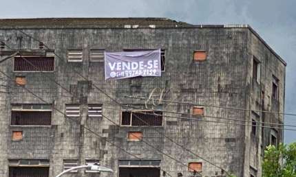 EXCELENTE OPORTUNIDADE DE FAZER UM RETROFIT, PRÉDIO COMERCIAL NA CIDADE DE SANTOS!!!