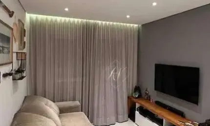 Maravilhoso apartamento, Amplo, bem iluminado, sacada na sala fechada em vidros, sol da manhã, andar alto, vista livre, a 2 quadras da praia!!