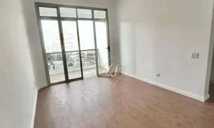 FRENTE, ANDAR ALTO, SOL DA MANHÃ, 2 DORMITÓRIOS, SACADA NA SALA, NO BAIRRO BOQUEIRÃO EM SANTOS!!!