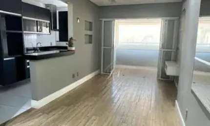 Maravilhoso apartamento, andar alto com vista livre, com sacada, lazer completo, na ponta da praia!!!