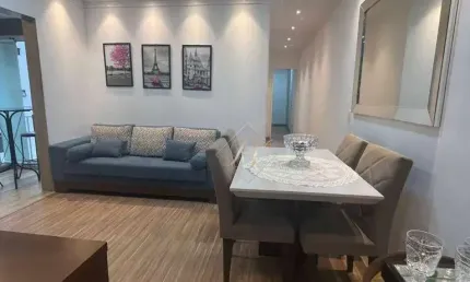 SALA COM SACADA FECHADA EM VIDROS, 2 DORMITÓRIOS, LAZER COMPLETO NA CIDADE DE SANTOS!!!