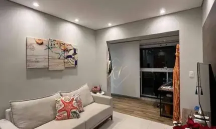 Maravilhoso apartamento, amplo, bem iluminado, sacada integrada com a sala, sol da manhã, andar alto, vista livre, a 2 quadras da praoa!!!