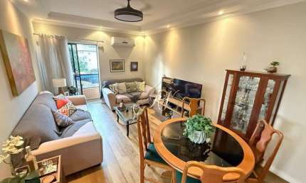 SACADA NA SALA E DORMITÓRIO!!! Apartamento, vista livre, sacada na sala e um dormitório no bairro Ponta da Praia em Santos!!!