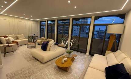 Apartamento mobiliado, porteira fechada, andar alto, com 3 suites, a 3 quadras da praia , na avenida mais charmosa de Santos!!!