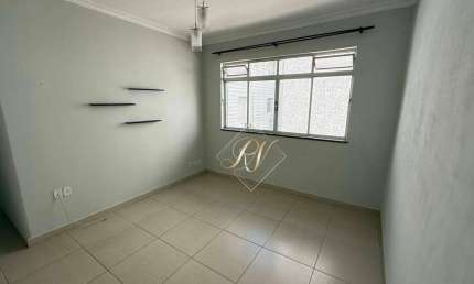 Excelente apartamento, super arejado, com 3 dormitórios, super bem localizado a 3 quadras da praia, no bairro do Embaré!!!
