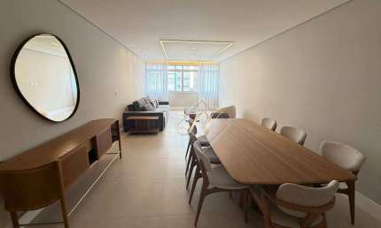 Apartamento 1 quadra da praia do Gonzaga, 3 suítes, todo reformado, impecáve!!!
