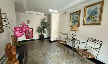 OPORTUNIDADE!!! PRÉDIO COM ELEVADOR, GARAGEM FECHADA, PERTO DO SHOPPING PRAIAMAR EM SANTOS!!!