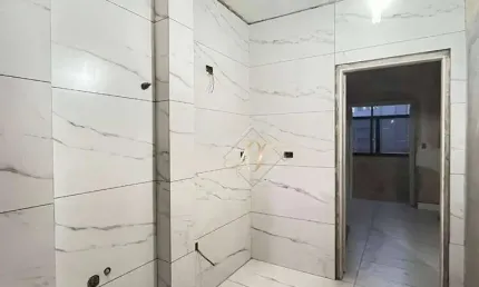 Totalmente reformado!!! andar alto, vista mar, 1 suíte, na quadra da praia, no bairro ponta da praia em santos!!!