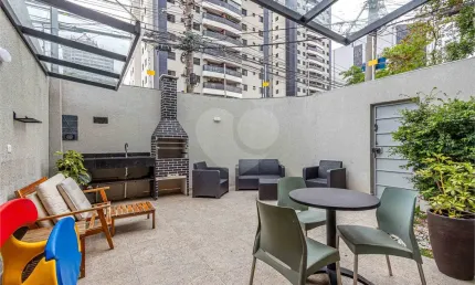 Excelente sobrado - 3 suítes - varanda - jardim - localização privilegiada