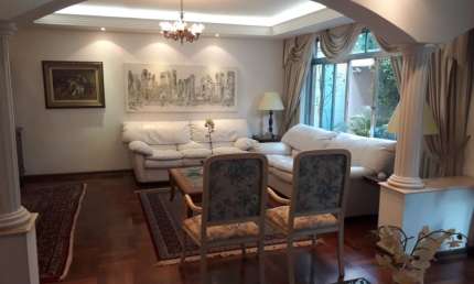 EXCELENTE SOBRADO - AMPLO - PISCINA - SAUNA - CHURRASQUEIRA - LOCALIZAÇÃO PRIVILEGIADA