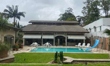 EXCELENTE SOBRADO - PISCINA - LOCALIZAÇÃO PRIVILEGIADA