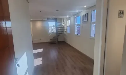EXCELENTE CONJUNTO COMERCIAL DUPLEX - LOCALIZAÇÃO PRIVILEGIADA