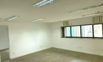 EXCELENTE CONJUNTO COMERCIAL - 4 SALAS - 5 BANHEIROS