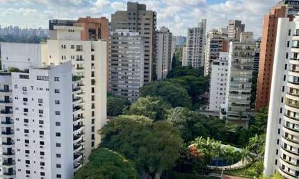 EXCELENTE APTO - ANDAR ALTO - VARANDA - LAZER - LOCALIZAÇÃO PRIVILEGIADA