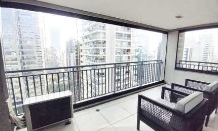 EXCELENTE APTO MOBILIADO - VARANDA - LAZER - LOCALIZAÇÃO PRIVILEGIADA