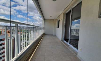 EXCELENTE APTO MOBILIADO - VARANDA - LAZER - LOCALIZAÇÃO PRIVILEGIADA