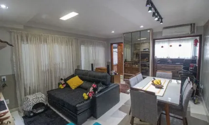 EXCELENTE CASA TÉRREA - AMPLA - PISCINA - LOCALIZAÇÃO PRIVILEGIADA