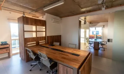 EXCELENTE CONJUNTO COMERCIAL MOBILIADO - LOCALIZAÇÃO PRIVILEGIADA