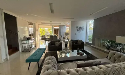 Casa Moderna com Projeto Arquitetônico no Lago da Boa Vista