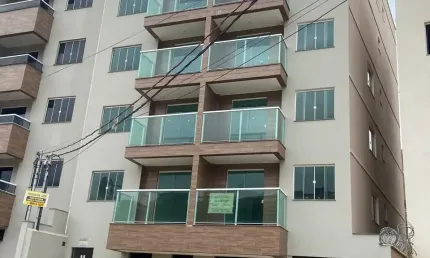 EXCELENTE APARTAMENTO 2 QUARTOS COM ELEVADOR BOM JARDIM FRENTRE A PRAÇA
