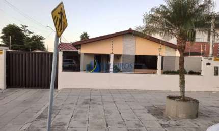 Casa com 3 quartos à venda no Estradinha, Paranaguá  por R$ 985.000