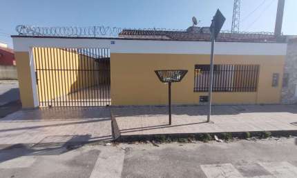 Casa com 2 quartos à venda no Jardim Paranaguá, Paranaguá  por R$ 300.000