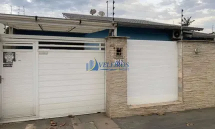 Casa à venda no Costeira, Paranaguá  por R$ 2.000.000