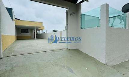 Casa à venda no Parque São João, Paranaguá  por R$ 490.000