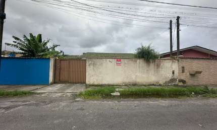 Casa com 3 quartos à venda na Vila Paranaguá, Paranaguá  por R$ 350.000
