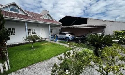 Casa à venda no Porto dos Padres, Paranaguá  por R$ 600.000