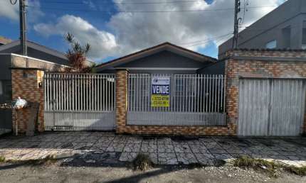 Casa com 3 quartos à venda no Raia, Paranaguá  por R$ 500.000
