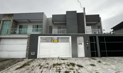 Casa à venda no Estradinha, Paranaguá  por R$ 890.000