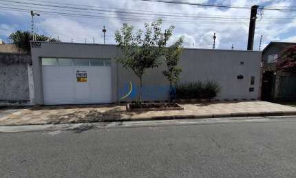 Casa com 2 quartos para alugar no Parque Agari, Paranaguá  por R$ 8.000